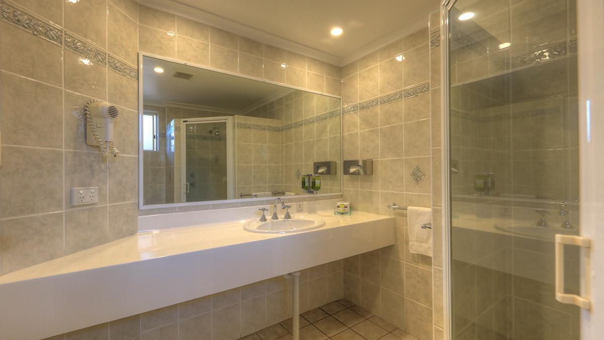 Endeavour Court Motor Inn Даббо Экстерьер фото