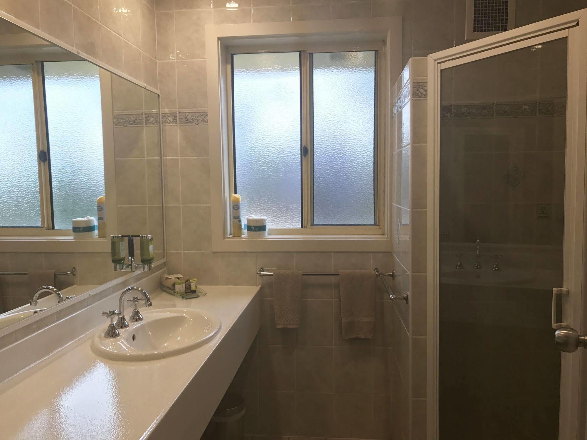 Endeavour Court Motor Inn Даббо Экстерьер фото