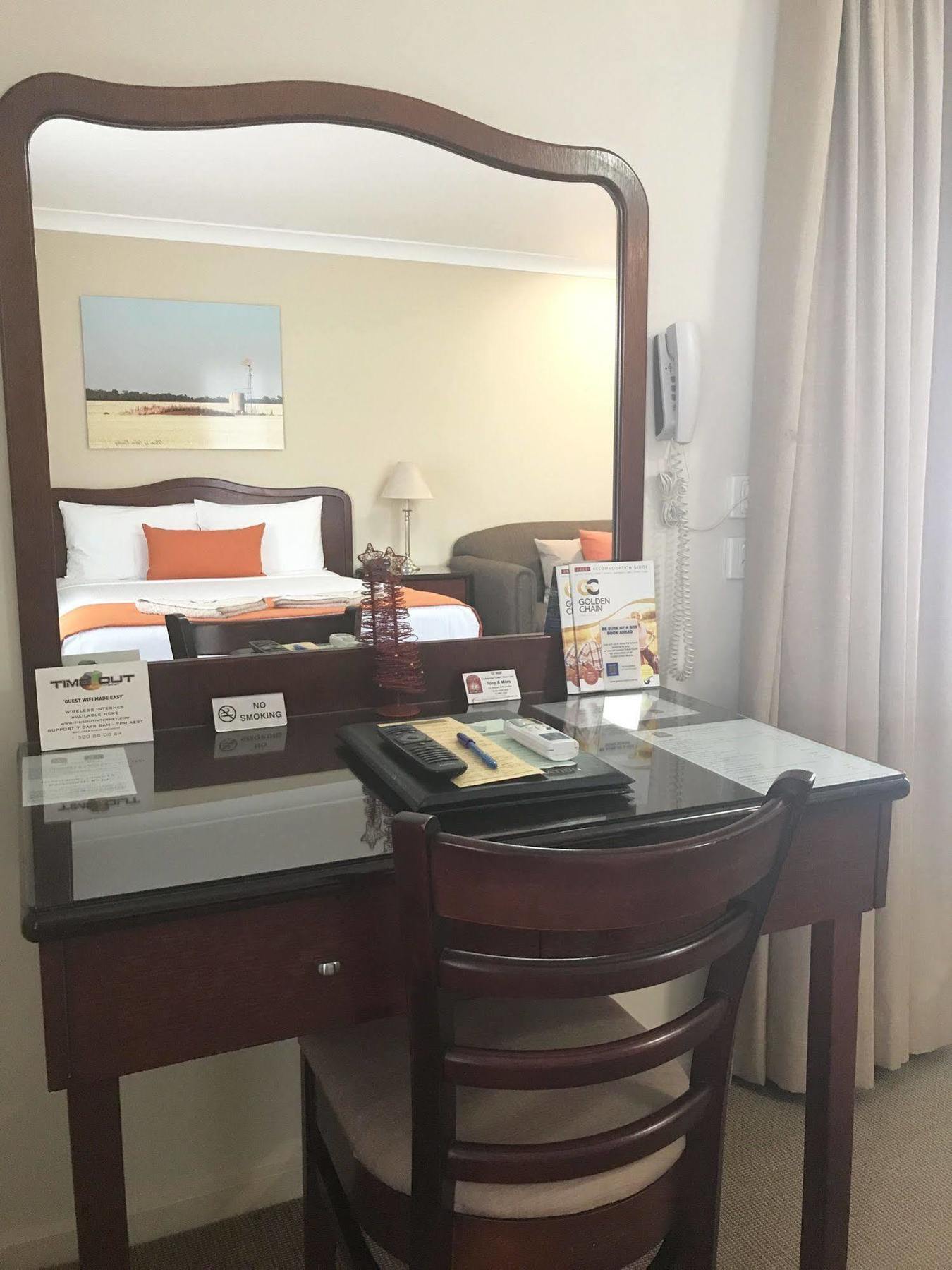 Endeavour Court Motor Inn Даббо Экстерьер фото